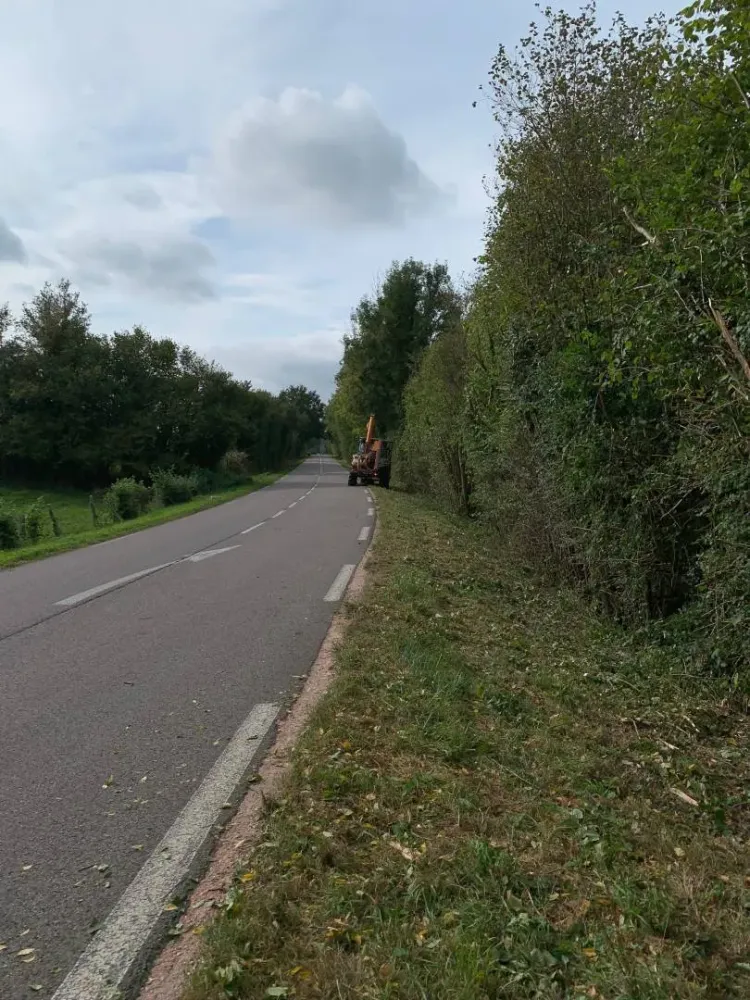 Voirie près de Moyaux 