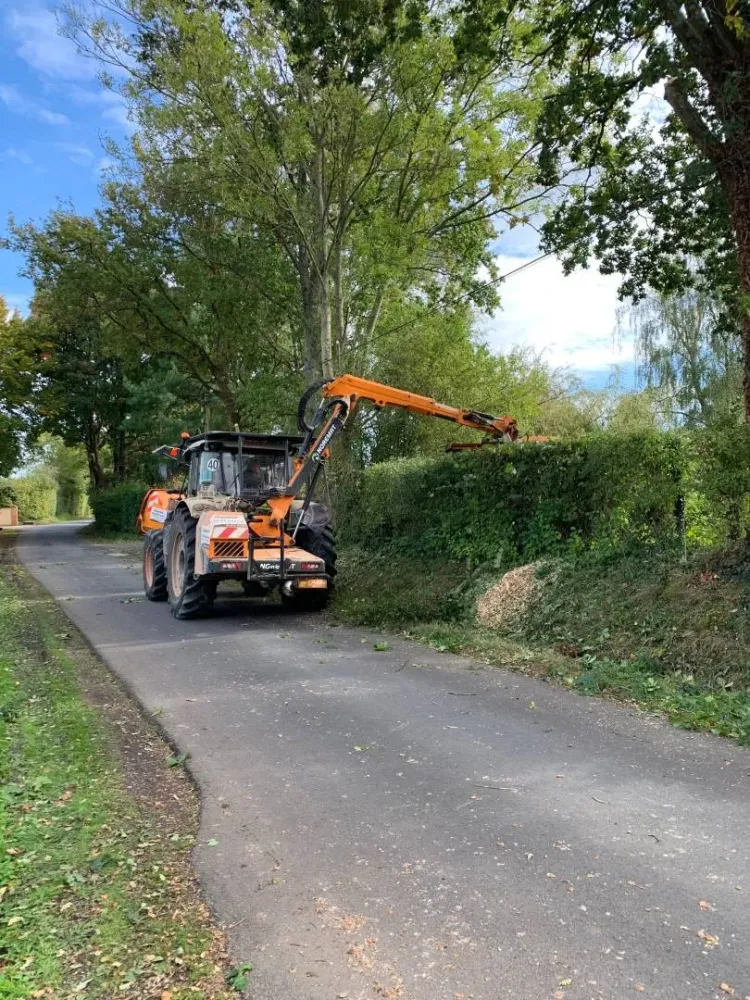 Entretien de chemin près de Moyaux 